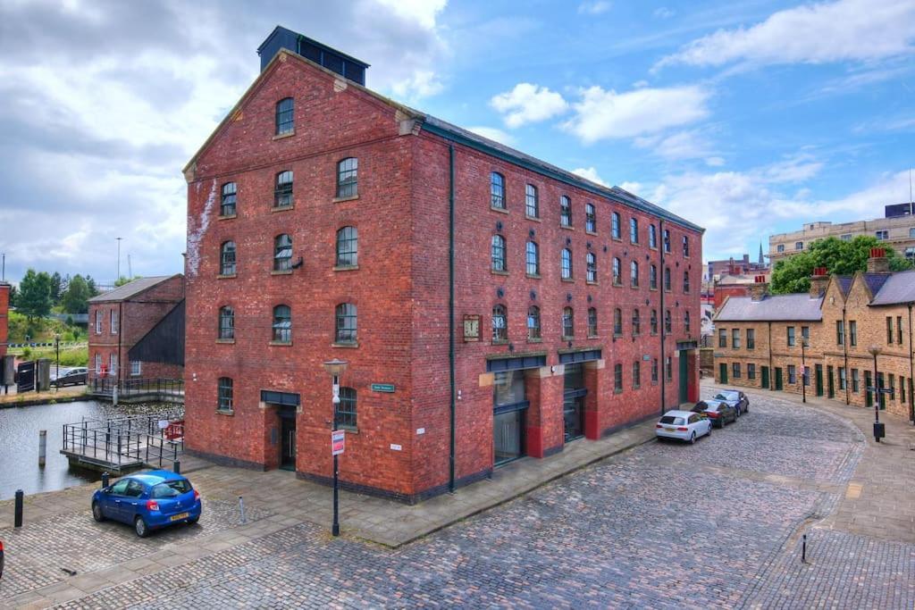Beautiful 1-Bed Apartment In Grade Listed Warehouse - Victoria Quays, Sheffield City Centre, Free Parking, Pet Friendly, Netflix Kültér fotó